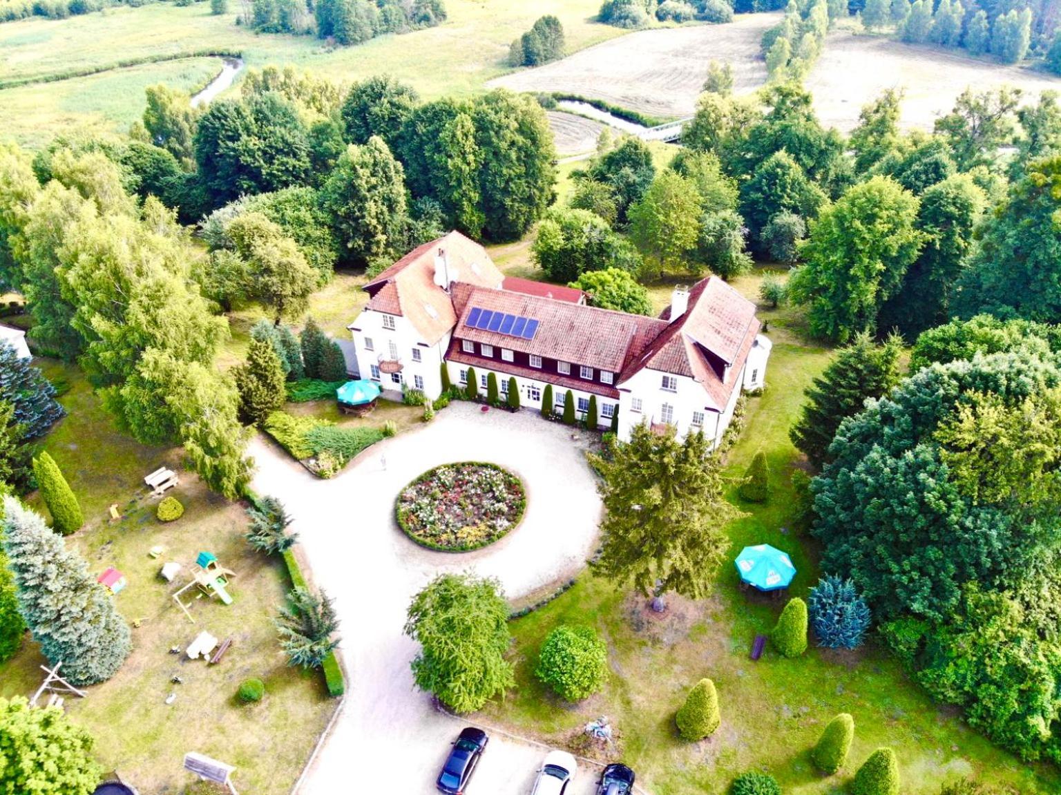Palac Wojciechy Exteriör bild
